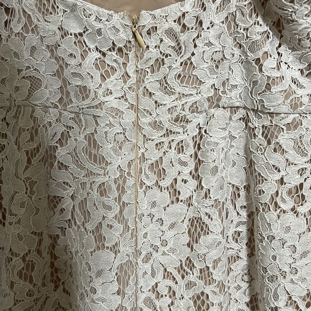Selfie Leslie Azusa Asymmetrical Hem Lace Dress in white. Size Xs - Picture 8 of 10